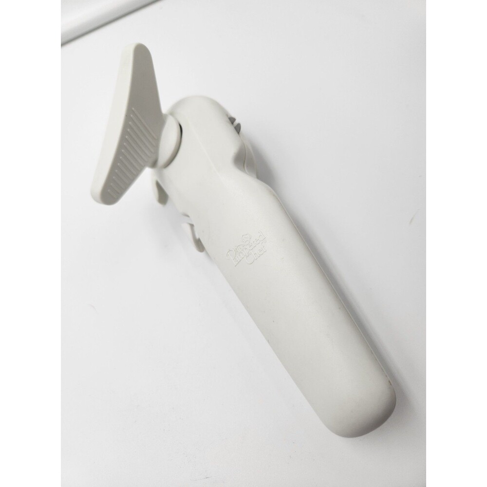 The Pampered Chef Smooth Edge Can Opener #2759 White